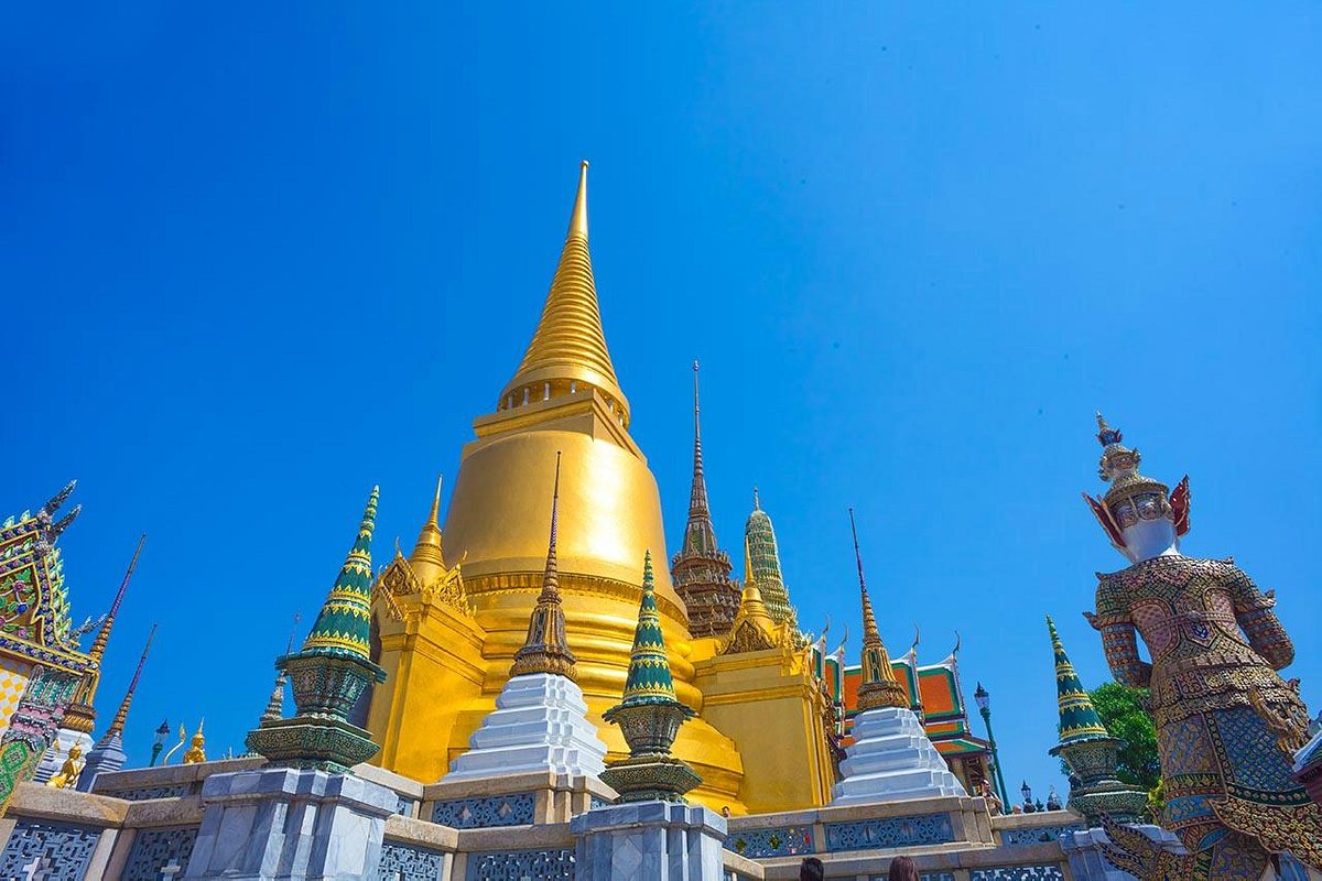 [JOIN TOUR] Guided tour in Grand palace & Emerald Buddha - Thai Pass