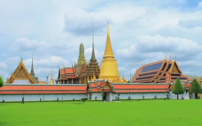 Best of Bangkok: Temples & Long-tail Boat Tour with Lunch English Guide