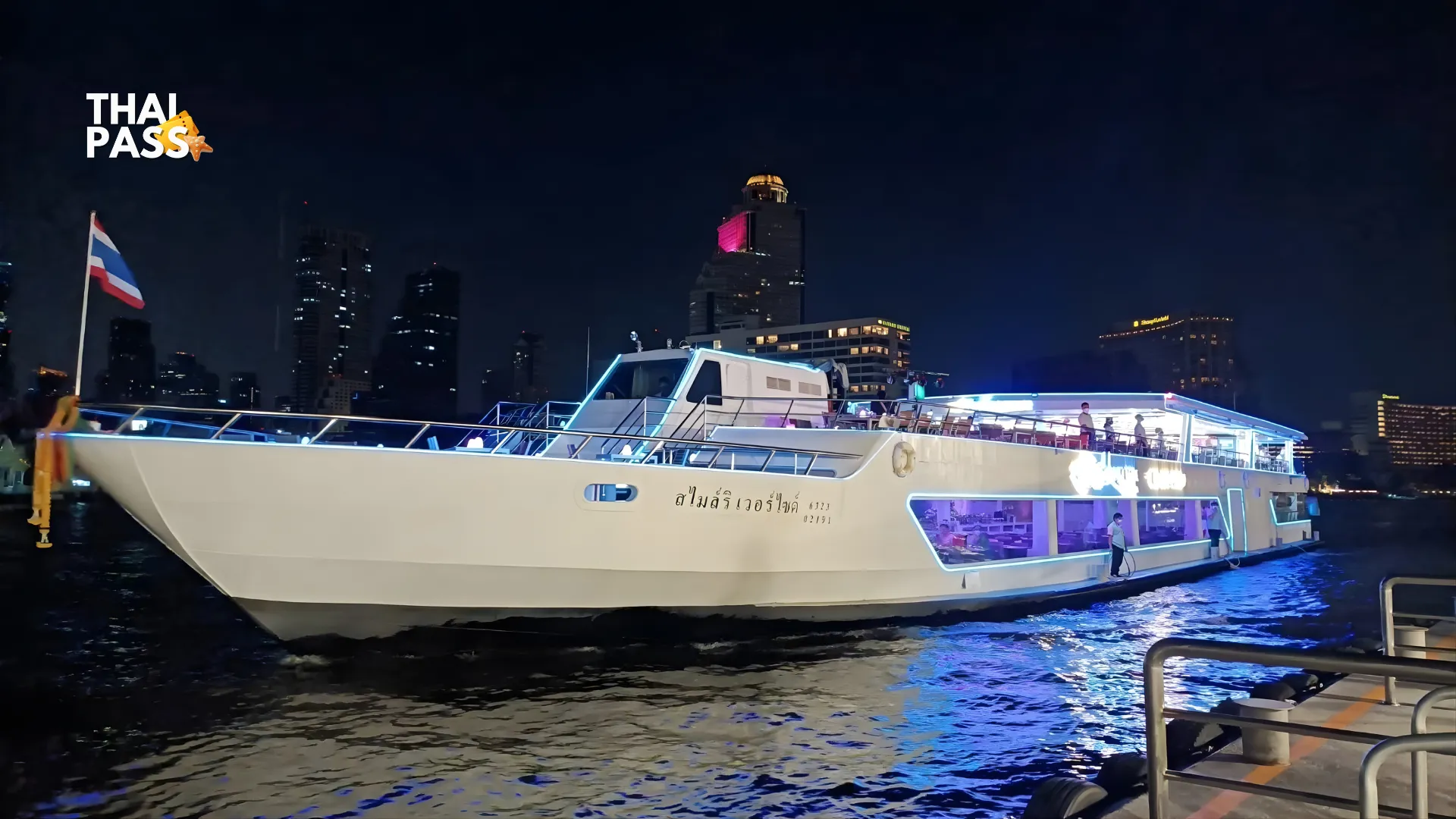 Smile Riverside Dinner Cruise in Bangkok_thumbnail_thethaipass.com